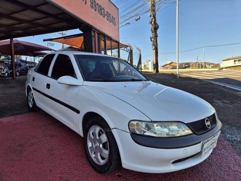 CHEVROLET - VECTRA - 1999/1999 - Branca - R$ 23.000,00