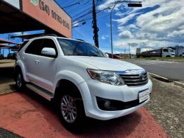 TOYOTA - HILUX - 2013/2013 - Branca - R$ 103.000,00