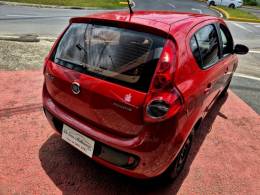 FIAT - PALIO - 2014/2015 - Vermelha - R$ 39.900,00