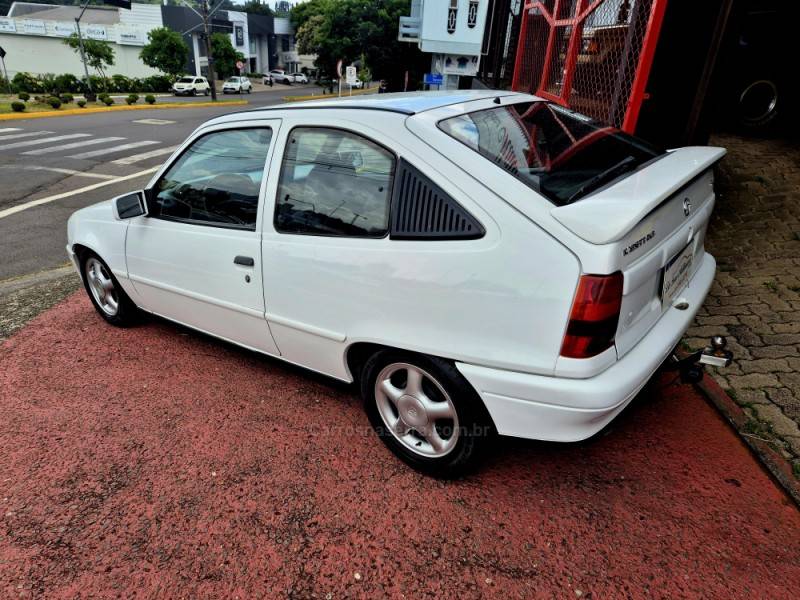 CHEVROLET - KADETT - 1997/1998 - Branca - R$ 29.900,00