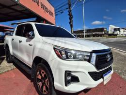 TOYOTA - HILUX - 2018/2019 - Branca - R$ 211.900,00