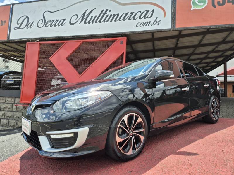 RENAULT - FLUENCE - 2015/2016 - Preta - R$ 66.900,00