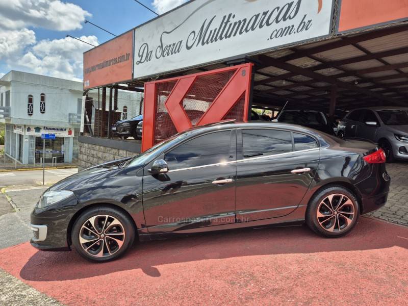 RENAULT - FLUENCE - 2015/2016 - Preta - R$ 66.900,00