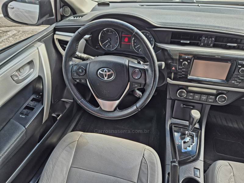 TOYOTA - COROLLA - 2015/2015 - Prata - R$ 86.000,00