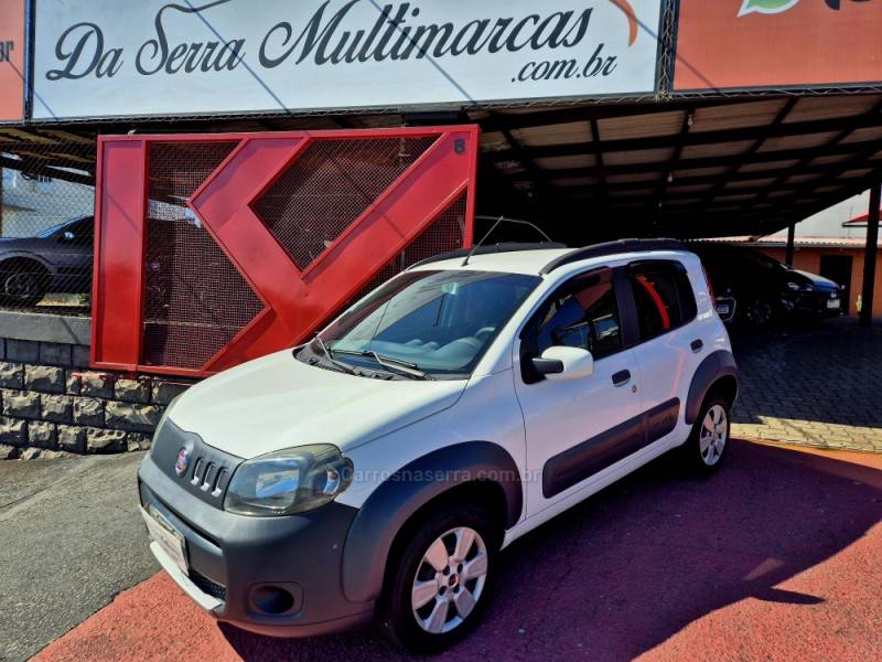 FIAT - UNO - 2013/2014 - Branca - R$ 37.000,00