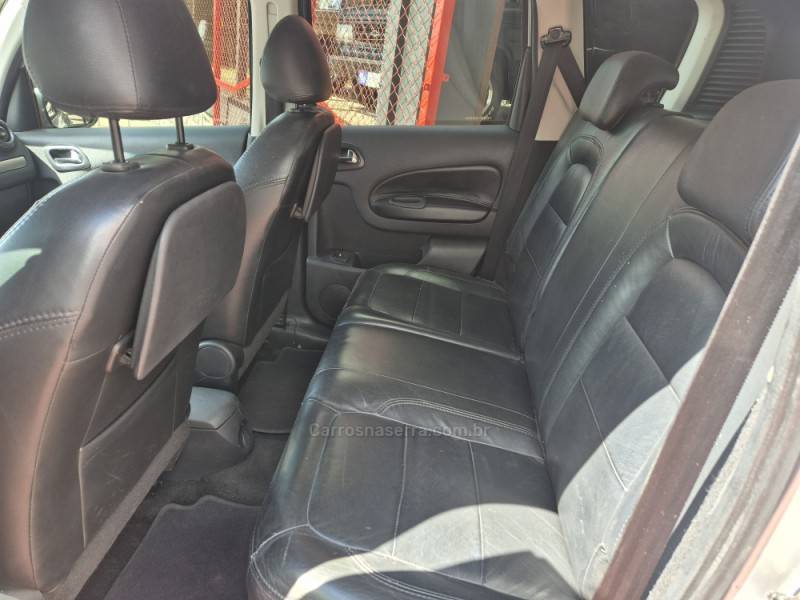 CITROËN - C3 PICASSO - 2011/2012 - Prata - R$ 32.000,00