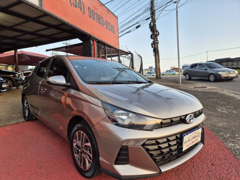 HYUNDAI - HB20S - 2023/2024 - Prata - R$ 86.900,00