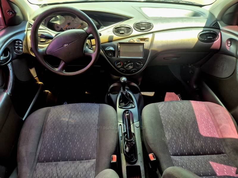 FORD - FOCUS - 2004/2004 - Preta - R$ 22.000,00