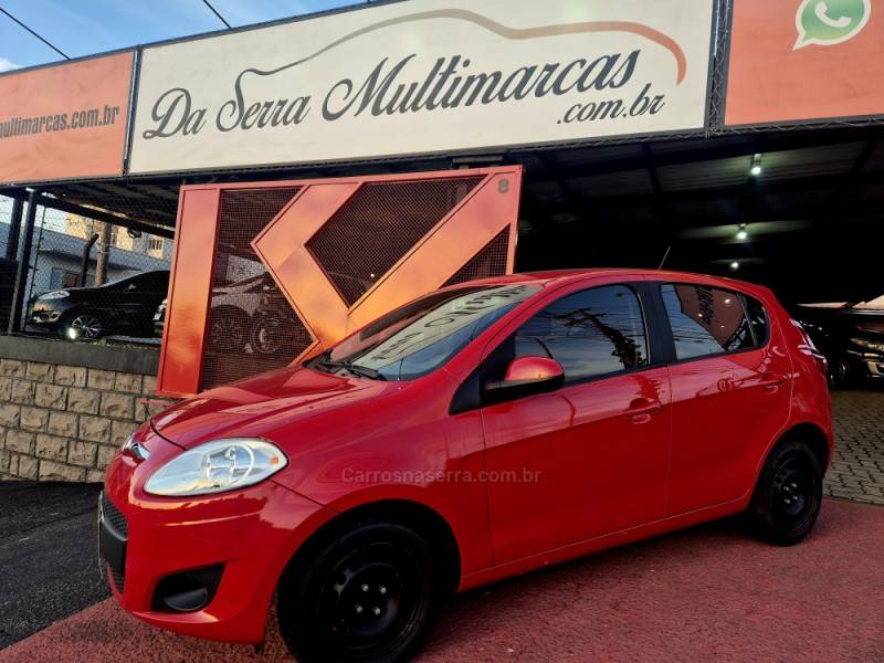 FIAT - PALIO - 2015/2015 - Vermelha - R$ 40.900,00