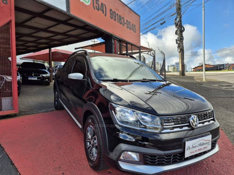 VOLKSWAGEN - SAVEIRO - 2016/2017 - Preta - R$ 77.000,00