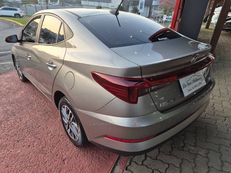 HYUNDAI - HB20S - 2023/2024 - Prata - R$ 86.900,00