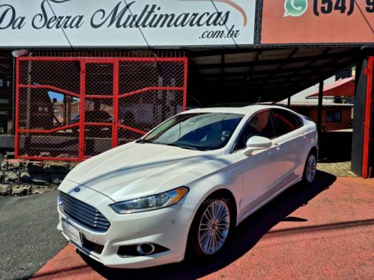 FORD - FUSION - 2015/2016 - Branca - R$ 90.000,00
