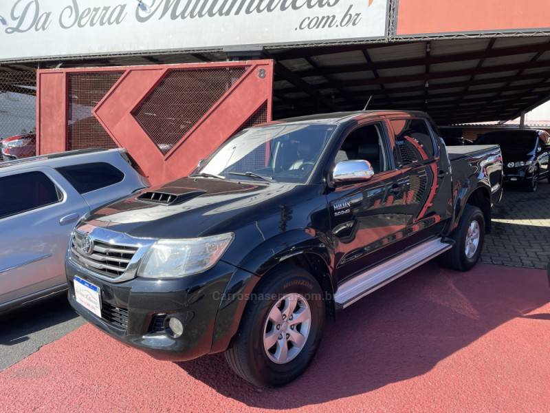 TOYOTA - HILUX - 2013/2013 - Preta - R$ 135.000,00