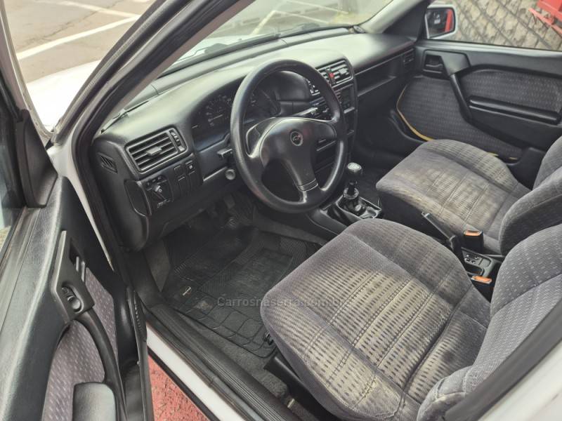 CHEVROLET - VECTRA - 1994/1995 - Branca - R$ 24.000,00