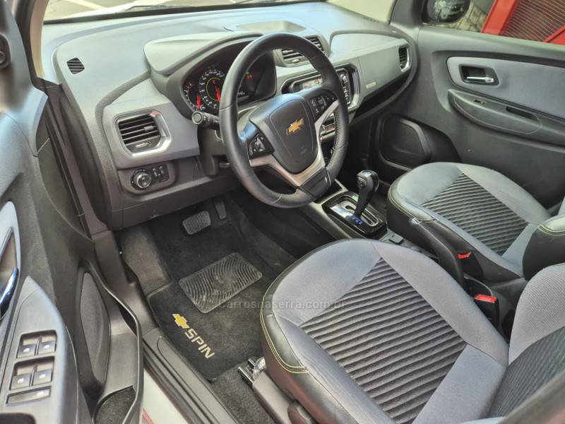 CHEVROLET - SPIN - 2019/2020 - Prata - R$ 79.900,00