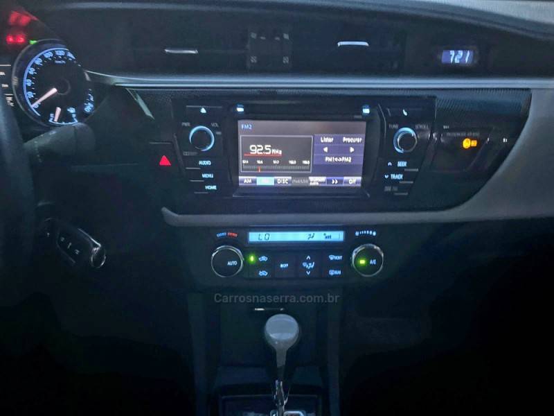 TOYOTA - COROLLA - 2014/2015 - Branca - R$ 85.000,00