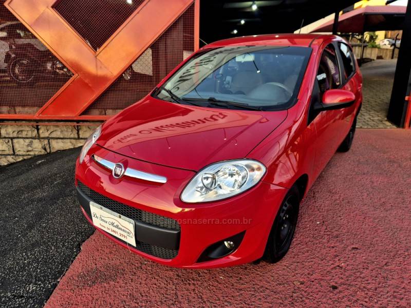 FIAT - PALIO - 2015/2015 - Vermelha - R$ 40.900,00