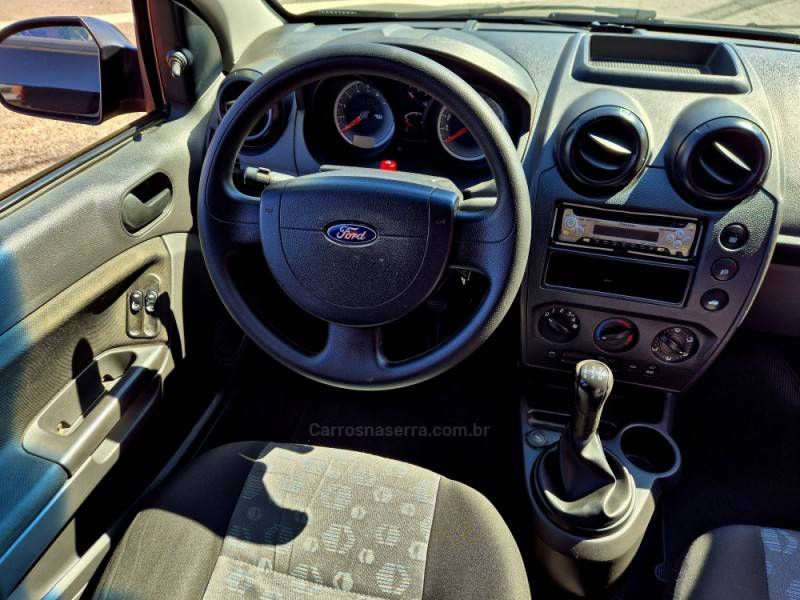 FORD - FIESTA - 2011/2012 - Preta - R$ 28.900,00