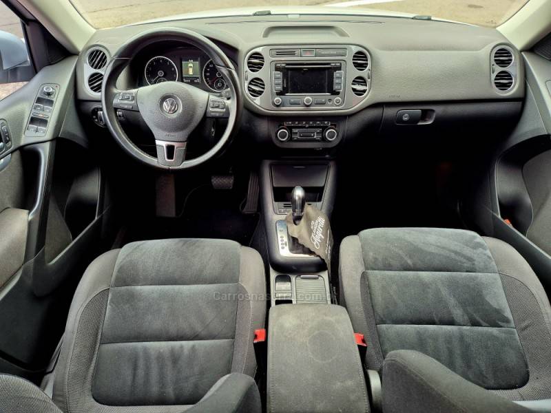 VOLKSWAGEN - TIGUAN - 2011/2012 - Prata - R$ 61.000,00