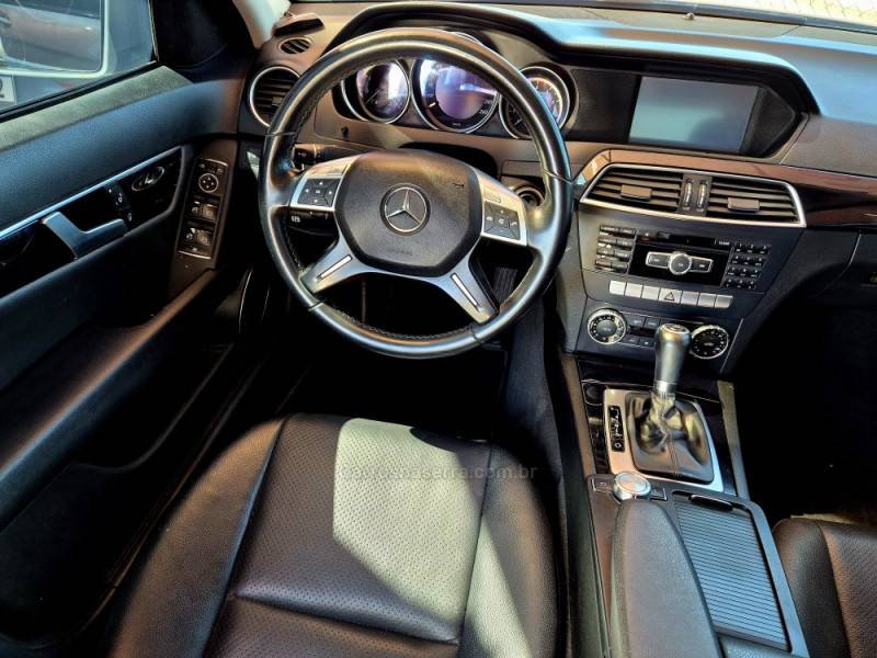MERCEDES-BENZ - C 180 - 2013/2014 - Prata - R$ 79.900,00