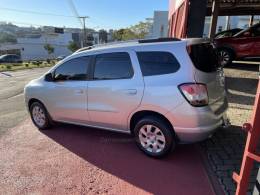 CHEVROLET - SPIN - 2014/2015 - Prata - R$ 54.000,00