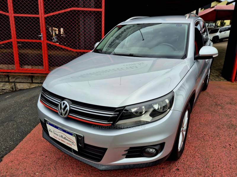 VOLKSWAGEN - TIGUAN - 2011/2012 - Prata - R$ 61.000,00
