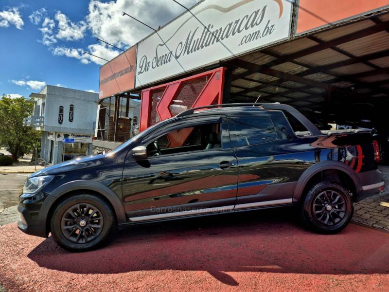 VOLKSWAGEN - SAVEIRO - 2017/2017 - Preta - R$ 78.000,00