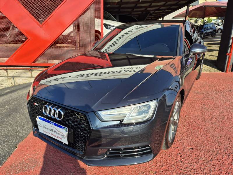 AUDI - A4 - 2017/2018 - Azul - R$ 114.900,00