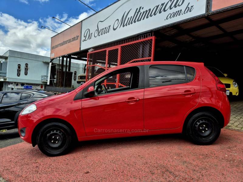 FIAT - PALIO - 2014/2015 - Vermelha - R$ 39.900,00