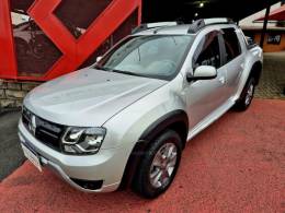 RENAULT - DUSTER OROCH - 2015/2016 - Prata - R$ 74.000,00