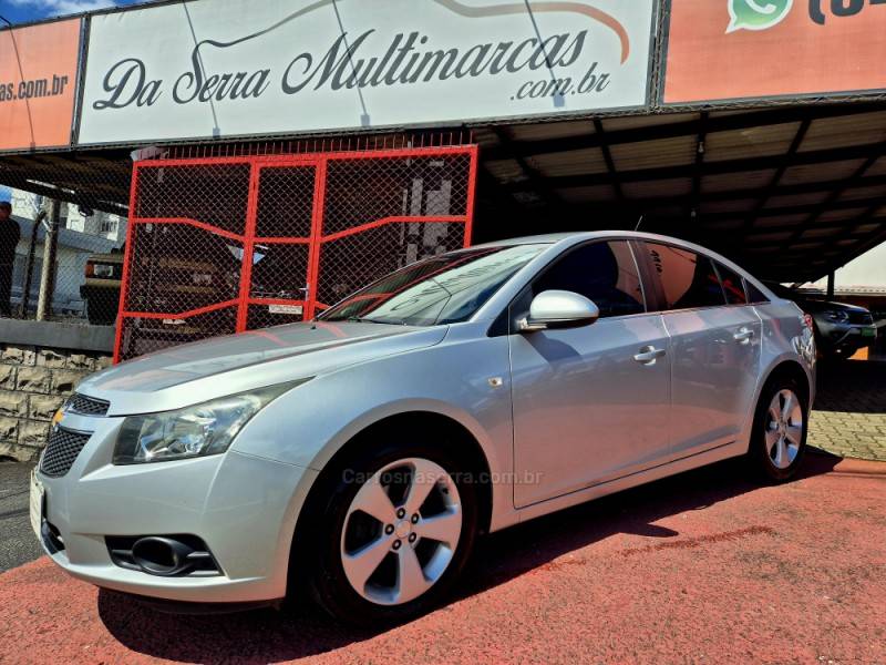 CHEVROLET - CRUZE - 2013/2014 - Prata - R$ 55.000,00