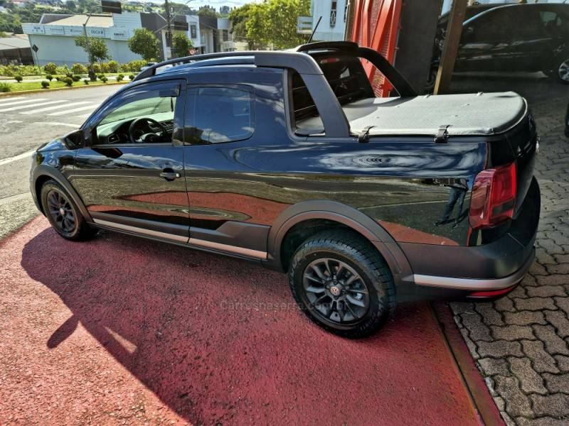 VOLKSWAGEN - SAVEIRO - 2017/2017 - Preta - R$ 78.000,00