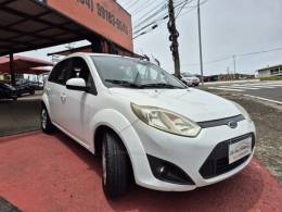 FORD - FIESTA - 2010/2011 - Branca - R$ 31.900,00