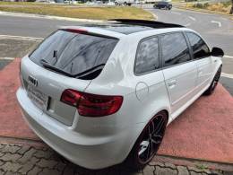 AUDI - A3 - 2010/2010 - Branca - R$ 81.000,00