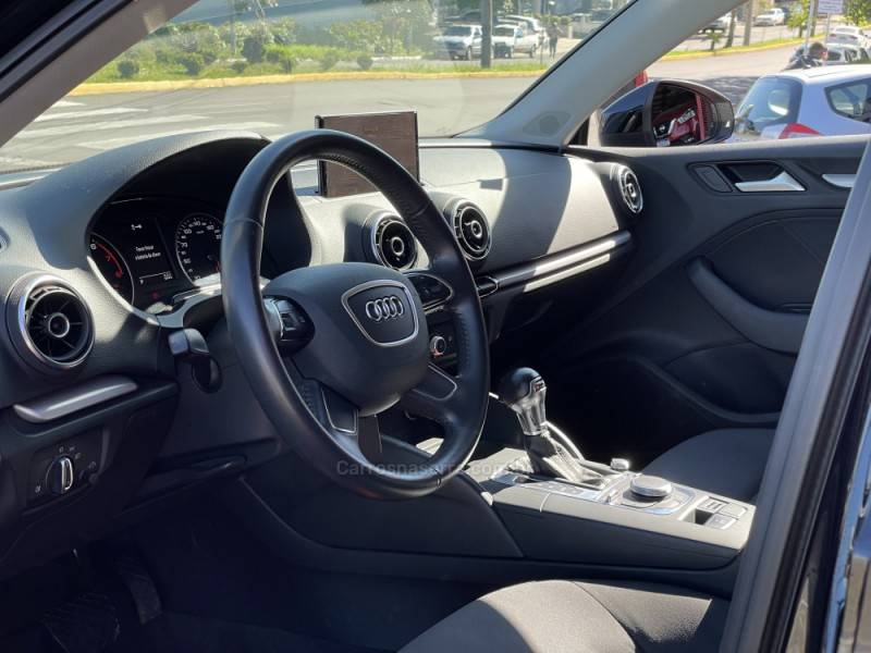 AUDI - A3 - 2014/2014 - Preta - R$ 74.000,00