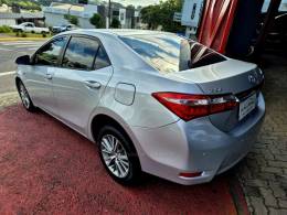 TOYOTA - COROLLA - 2015/2015 - Prata - R$ 86.000,00