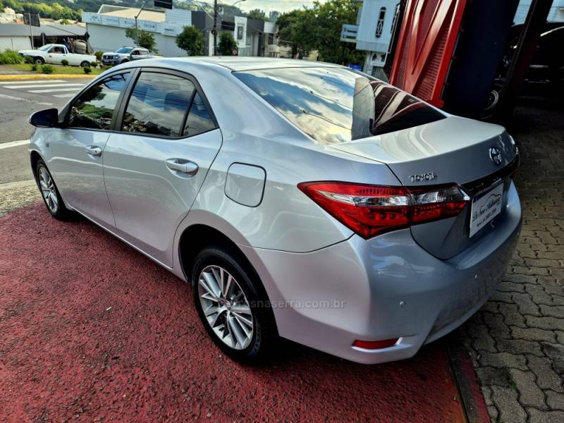 TOYOTA - COROLLA - 2015/2015 - Prata - R$ 86.000,00