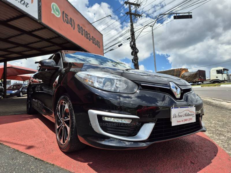 RENAULT - FLUENCE - 2015/2016 - Preta - R$ 66.900,00