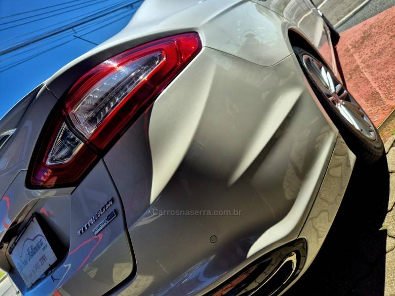 FORD - FUSION - 2015/2016 - Branca - R$ 88.000,00