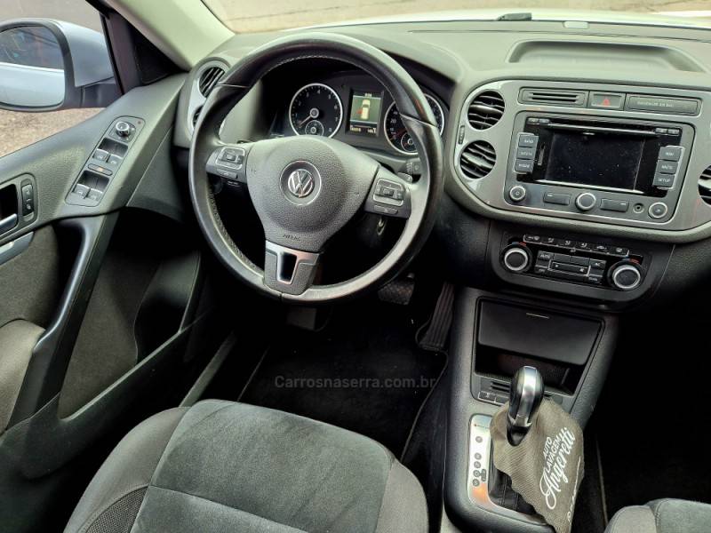 VOLKSWAGEN - TIGUAN - 2011/2012 - Prata - R$ 61.000,00