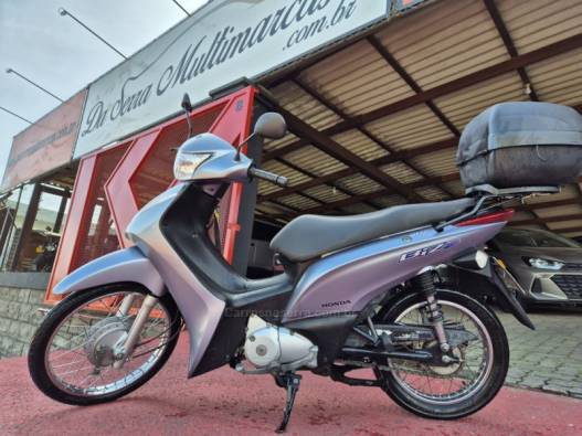 HONDA - BIZ 125 - 2015/2015 - Prata - R$ 11.500,00