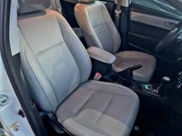 TOYOTA - COROLLA - 2014/2015 - Branca - R$ 85.000,00