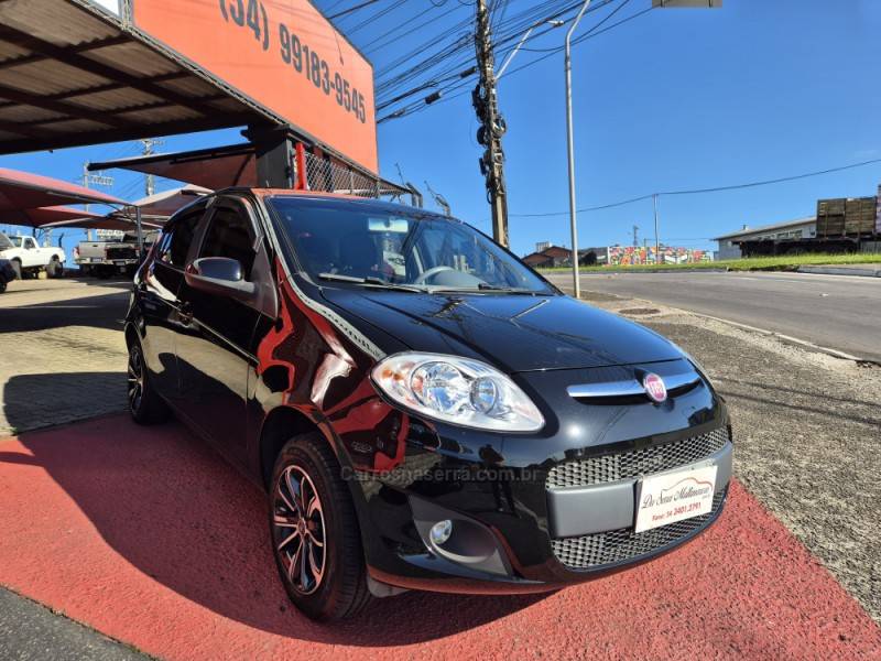 FIAT - PALIO - 2015/2015 - Preta - R$ 44.000,00