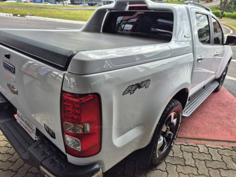 CHEVROLET - S10 - 2015/2016 - Branca - R$ 142.000,00