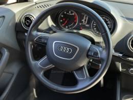 AUDI - A3 - 2014/2014 - Preta - R$ 74.000,00