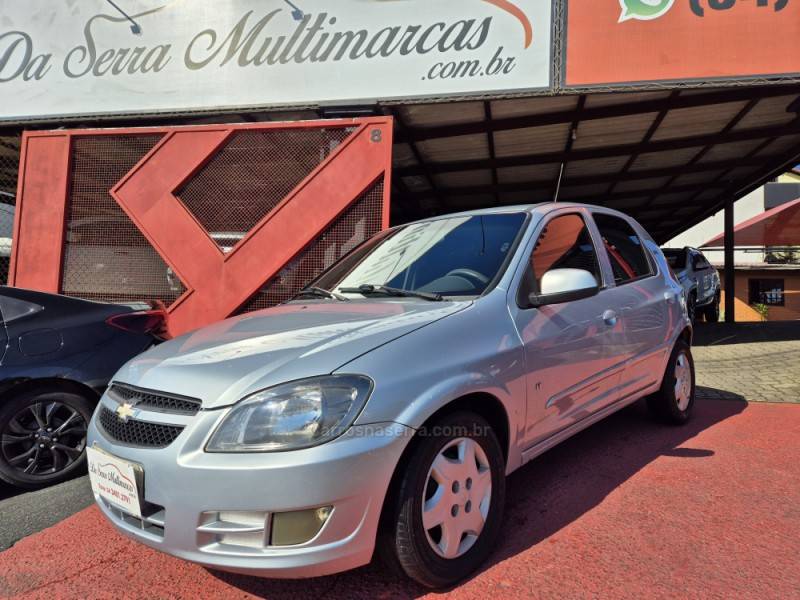 CHEVROLET - CELTA - 2011/2012 - Prata - R$ 29.500,00