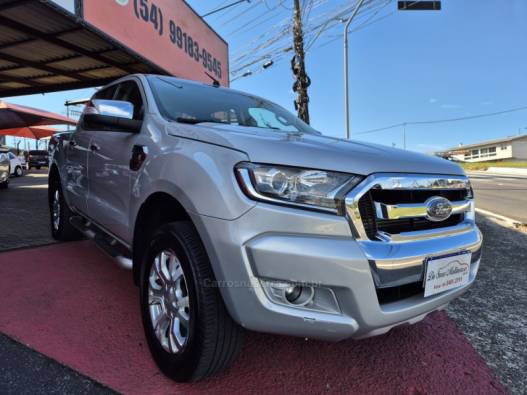 FORD - RANGER - 2017/2018 - Prata - R$ 138.000,00