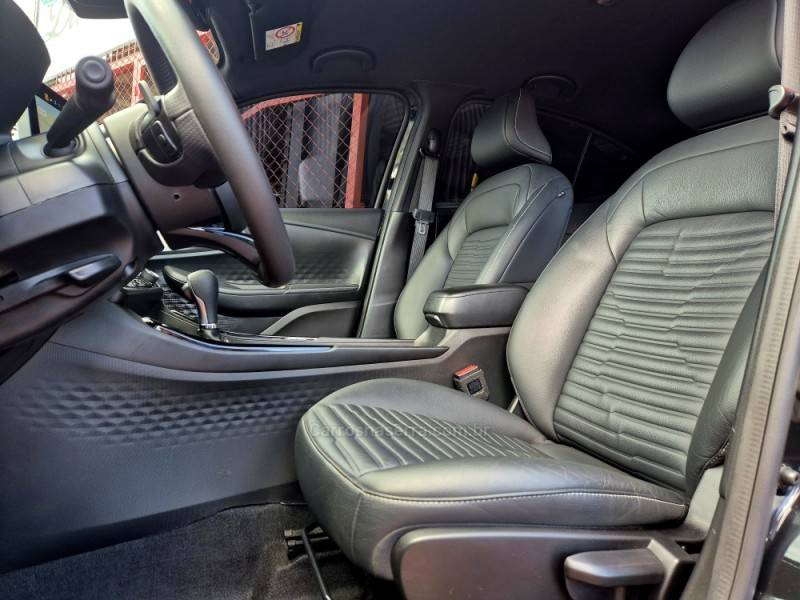 FIAT - FASTBACK - 2022/2023 - Preta - R$ 122.000,00