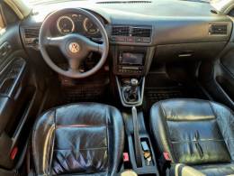 VOLKSWAGEN - GOLF - 2005/2006 - Prata - R$ 35.000,00