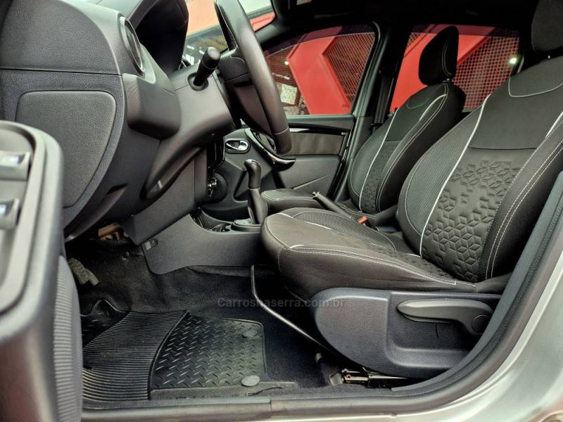 RENAULT - DUSTER OROCH - 2015/2016 - Prata - R$ 74.000,00